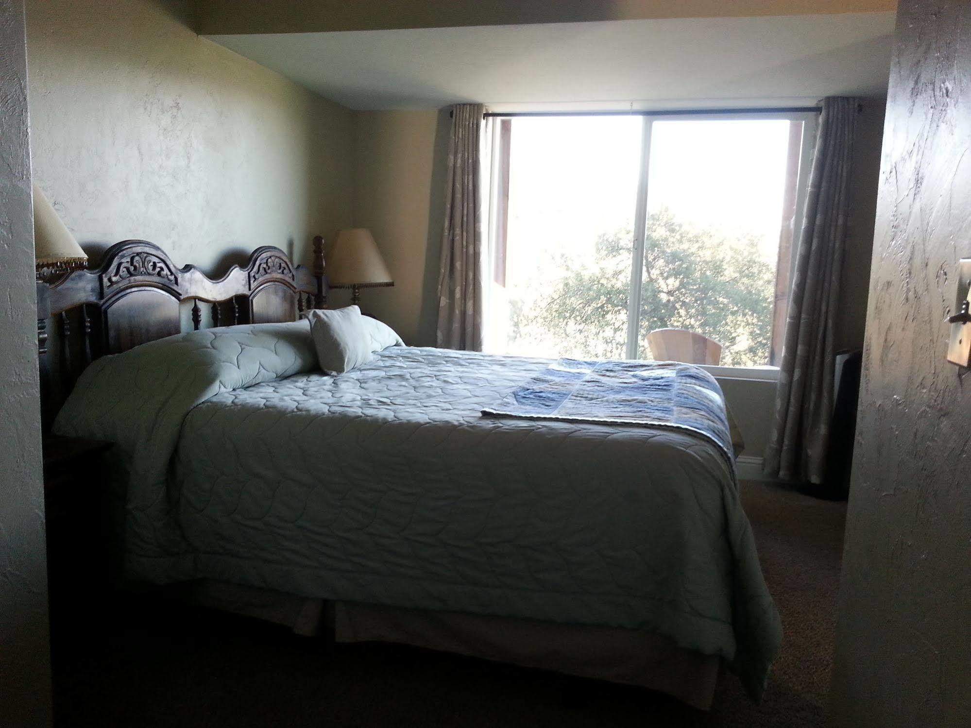 Yosemite Sierra View Bed & Breakfast Oakhurst Dış mekan fotoğraf